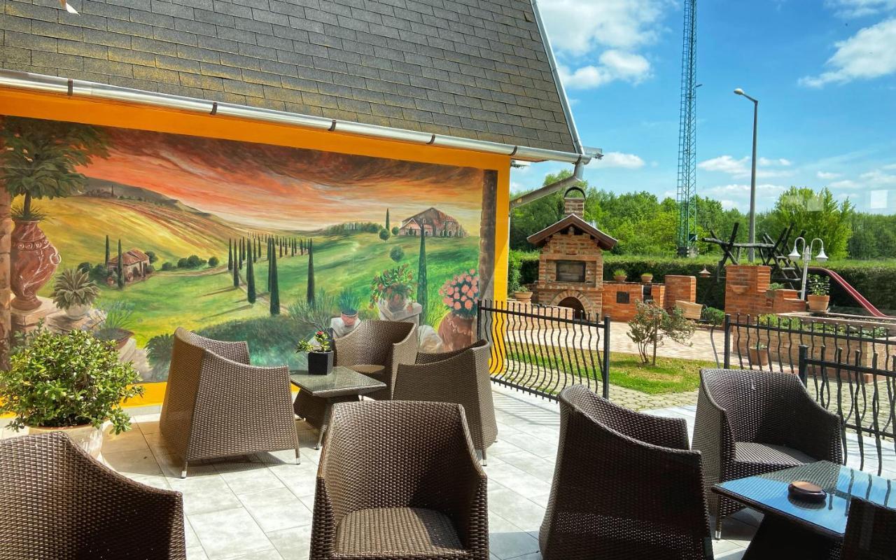 Hotel Zeta Ленті Екстер'єр фото